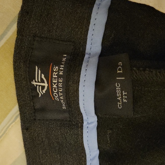 Dockers signature khaki classic fit size 38×34 - Picture 3 of 4